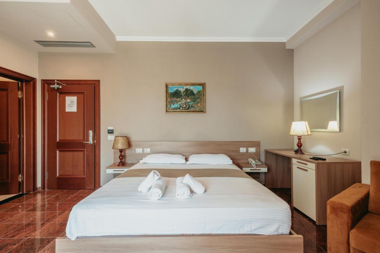 Velipojë Fishta Hotel & Apartments מראה חיצוני תמונה