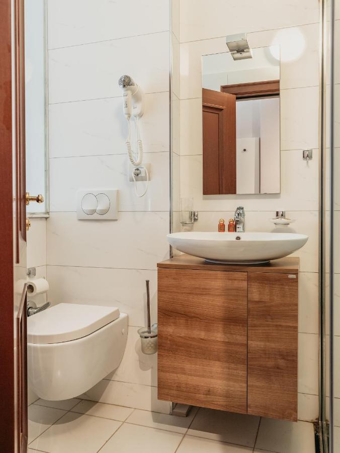 Velipojë Fishta Hotel & Apartments מראה חיצוני תמונה
