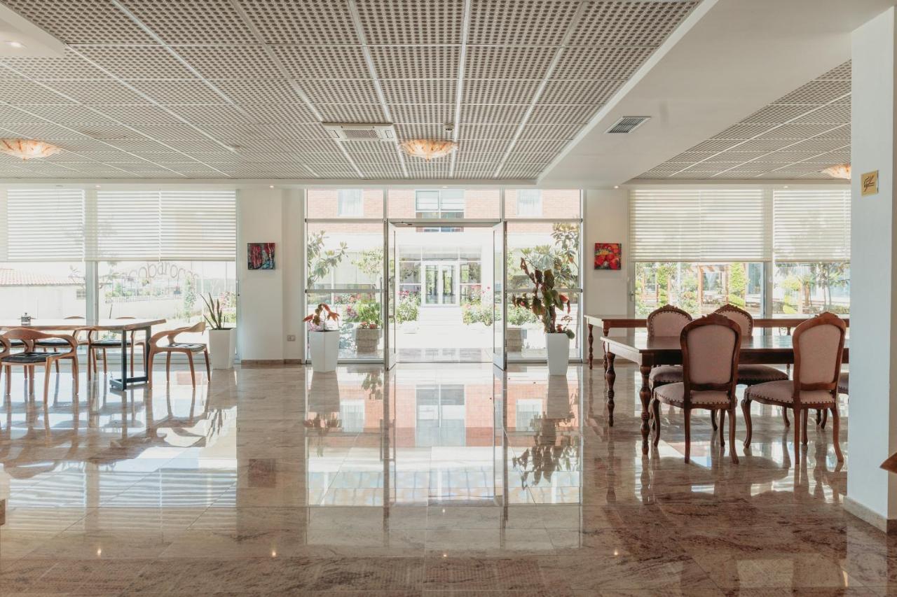 Velipojë Fishta Hotel & Apartments מראה חיצוני תמונה